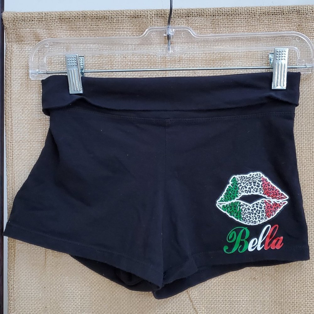 Yoga Shorts, Bella